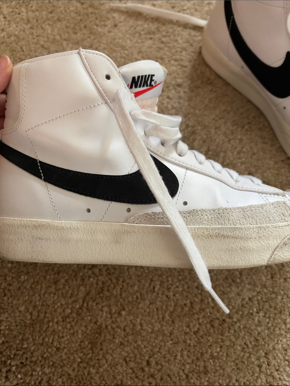Nike Women’s White Blazer 77 Mid Vintage - Picture 3 of 3
